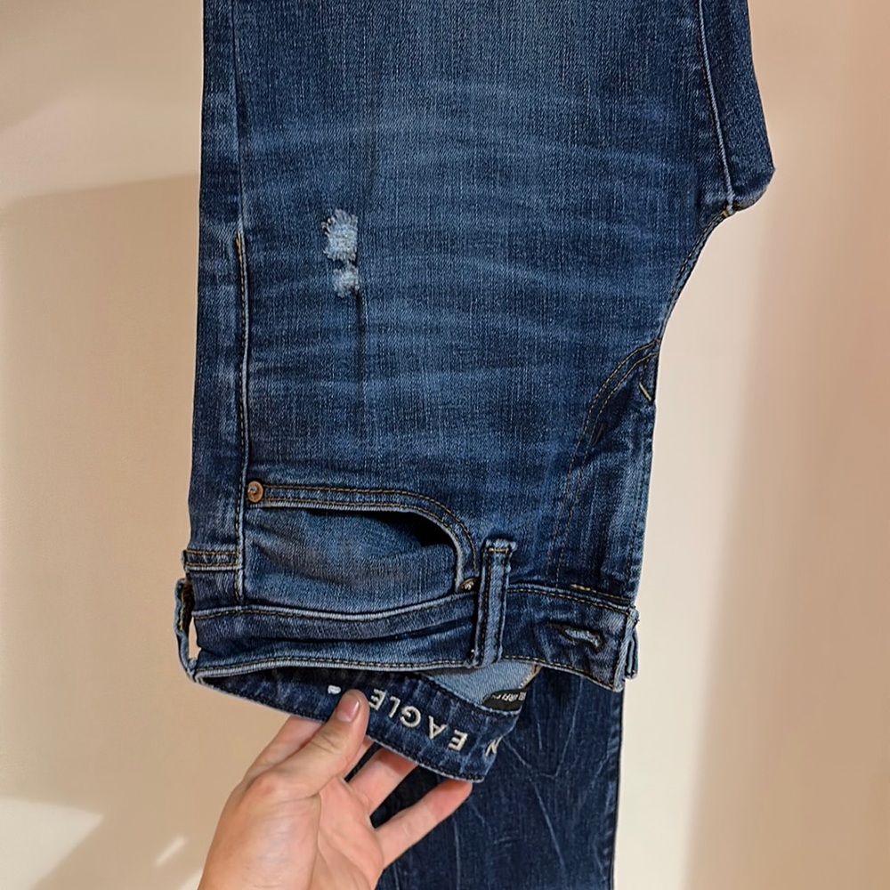 Aeropostal distressed blue skinny jeans. 30x32